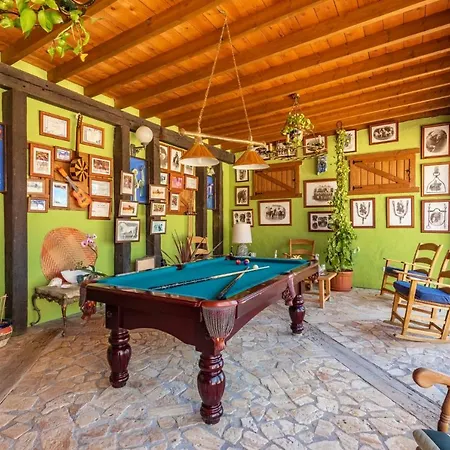 Finca Ferrari * Coín